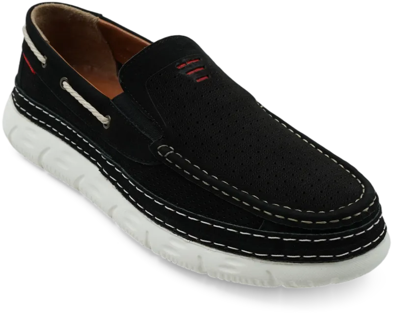 Stüdyo çekimi — siyah slip-on boat ayakkabı